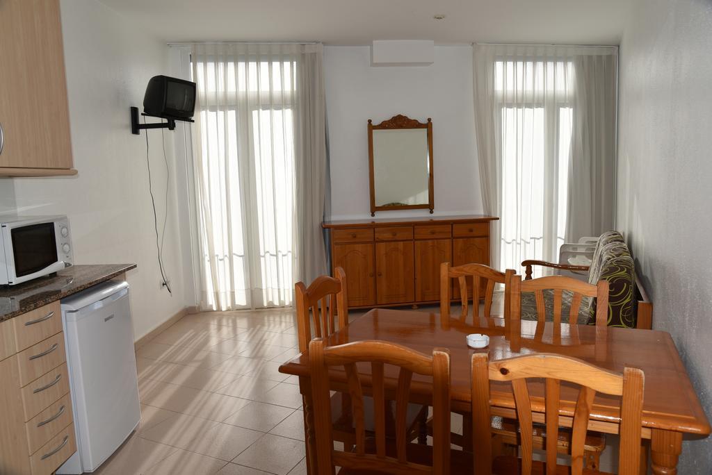 Apartamentos Ar Dosjoimi Lloret de Mar Luaran gambar