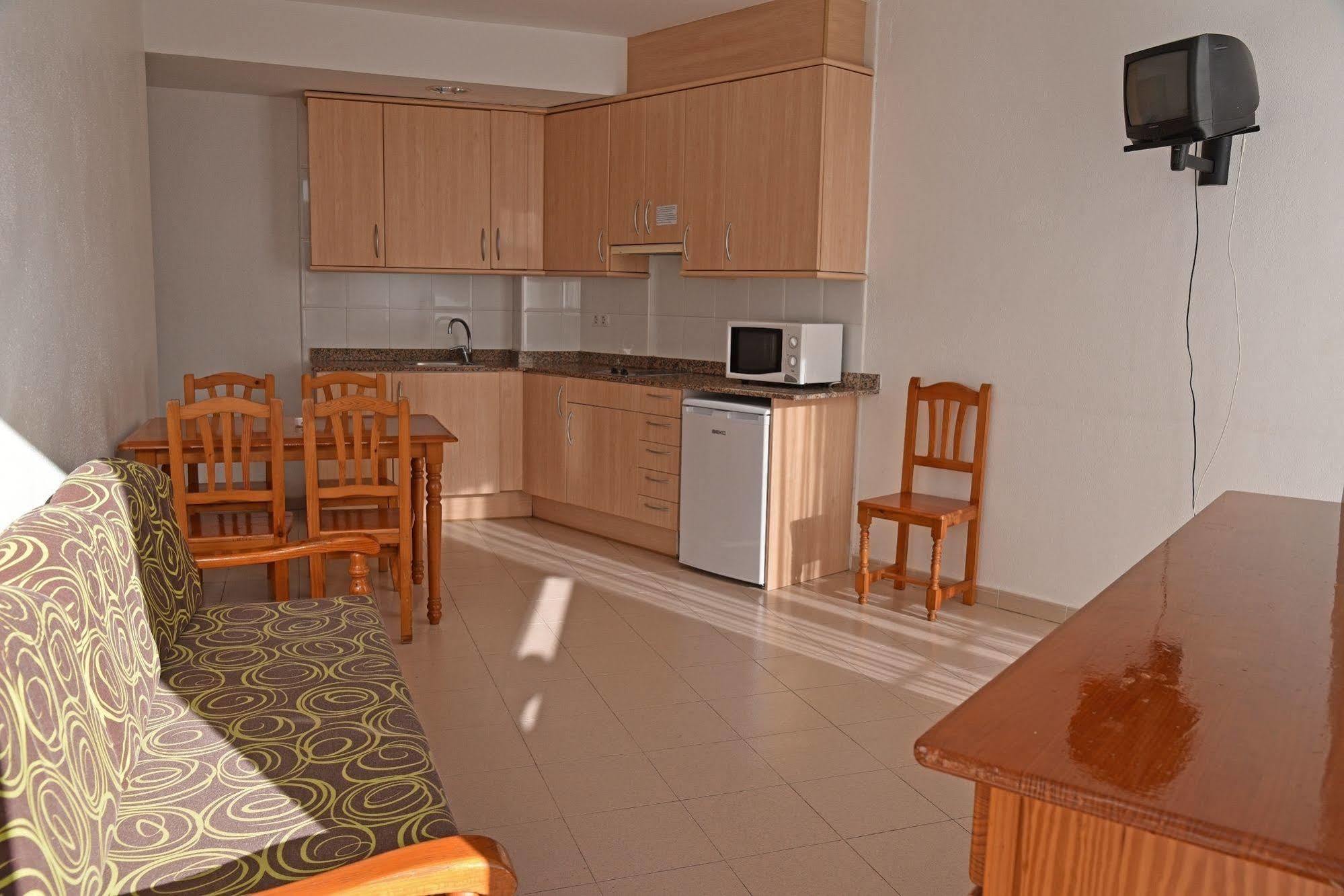 Apartamentos Ar Dosjoimi Lloret de Mar Luaran gambar