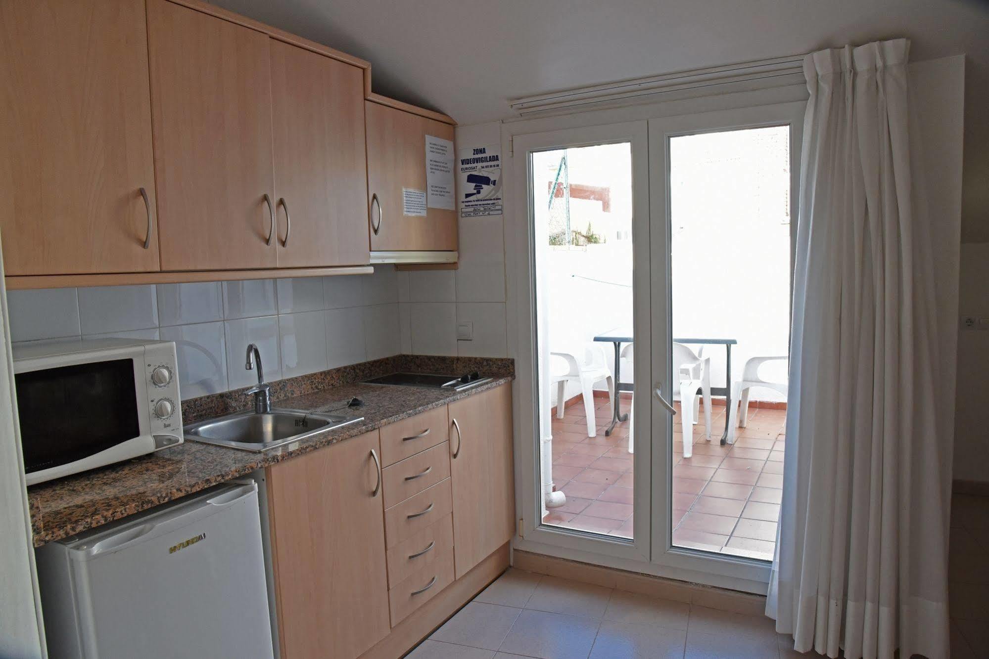 Apartamentos Ar Dosjoimi Lloret de Mar Luaran gambar