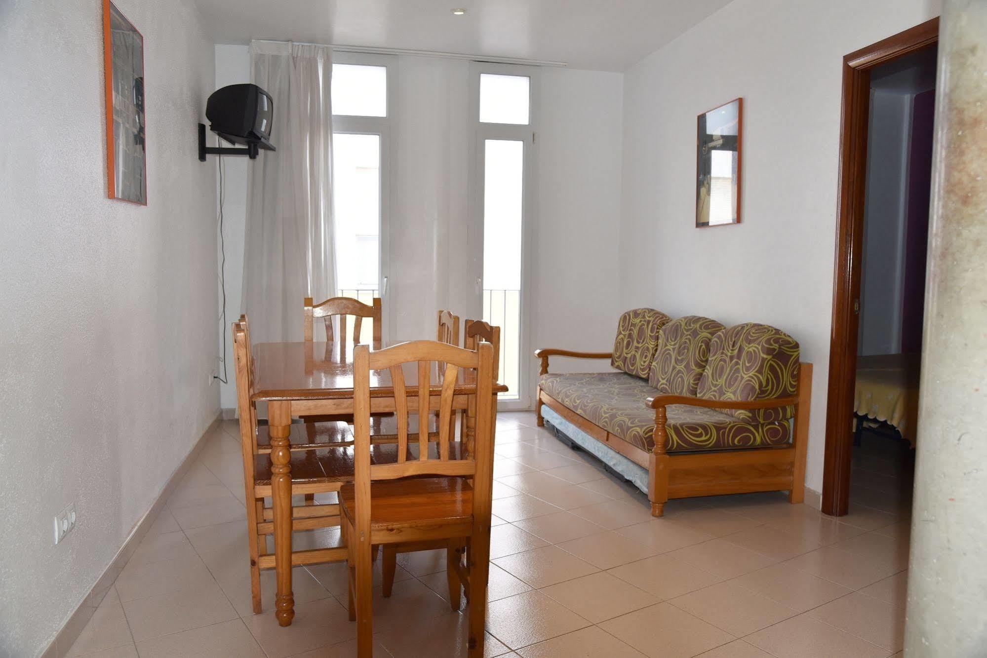 Apartamentos Ar Dosjoimi Lloret de Mar Luaran gambar